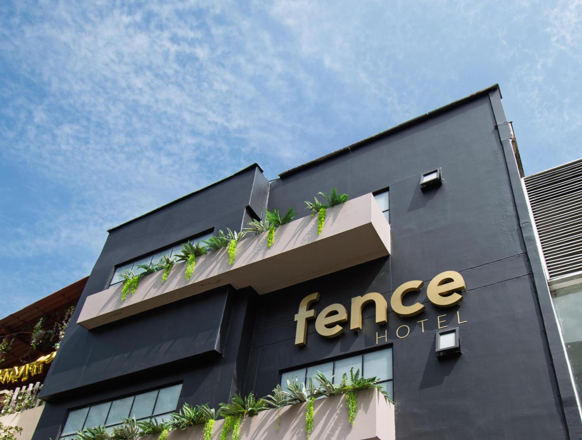 Fence 3* Medellín